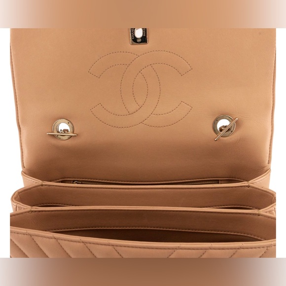 CHANEL CC Calfskin Leather Cream Chevron Medium Top Handle Leather ShoulderBag - Picture 9 of 11